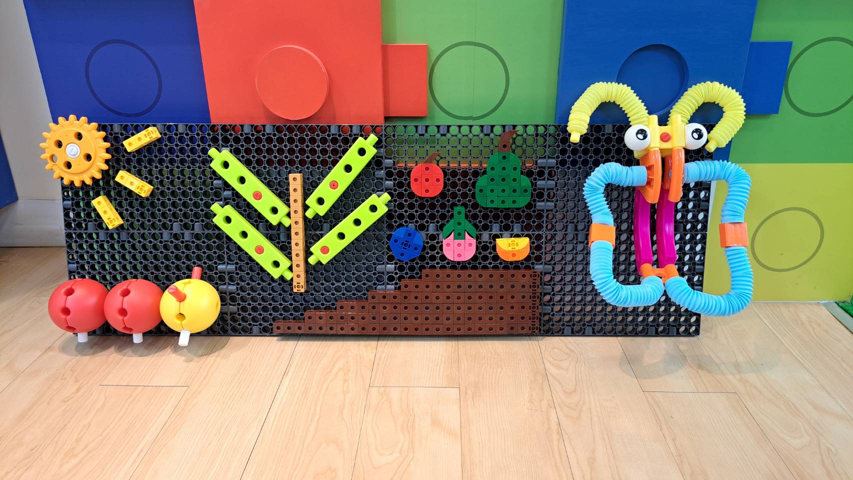 [Creative Treasure Box EP6] Build A Picture Book Block Wall! Recreate Your Favorite Picture Book Stories!