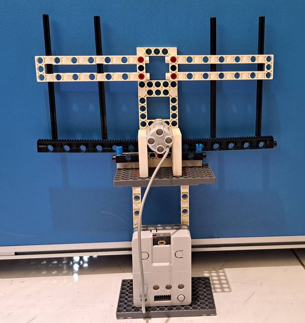 [創意百寶箱 EP18] 重現夜市反應抓棒機！快來挑戰你的反應速度！